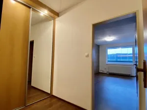 Pronájem bytu 1+kk, Praha - Vysočany, Poděbradská, 43 m2