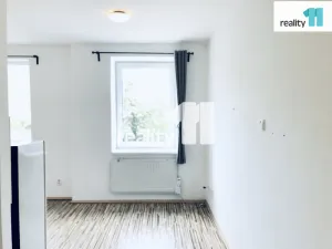 Prodej bytu 1+kk, Praha - Hrdlořezy, Českobrodská, 24 m2