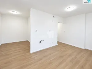 Prodej bytu 1+kk, Praha - Hrdlořezy, Českobrodská, 24 m2