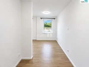 Prodej bytu 1+kk, Praha - Hrdlořezy, Českobrodská, 24 m2