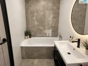 Prodej bytu 1+kk, Praha - Hrdlořezy, Českobrodská, 24 m2