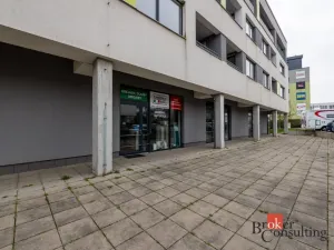 Pronájem obchodního prostoru, Plzeň - Černice, Vltavínová, 66 m2