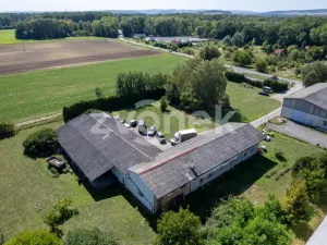 Prodej komerční nemovitosti, Chropyně - Plešovec, 740 m2