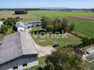Prodej komerční nemovitosti, Chropyně - Plešovec, 740 m2
