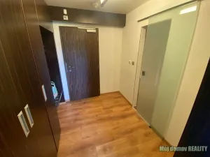 Pronájem bytu 1+kk, Praha - Suchdol, Suchdolské náměstí, 30 m2