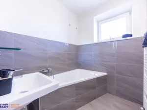 Prodej apartmánu, Staré Město - Stříbrnice, 450 m2