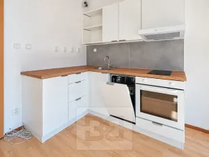 Prodej bytu 1+kk, Praha - Kbely, Herlíkovická, 30 m2