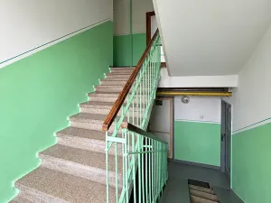Prodej bytu 3+1, Ostrov, Kollárova, 68 m2