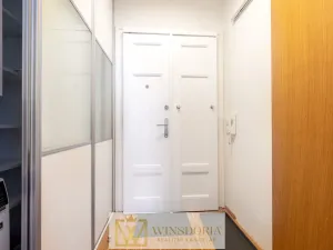 Pronájem bytu 1+kk, Praha, Eliášova, 28 m2