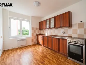 Prodej bytu 3+1, Odolena Voda - Dolínek, Náměstí Vítězslava Hálka, 77 m2
