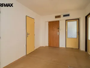 Prodej bytu 3+1, Odolena Voda - Dolínek, Náměstí Vítězslava Hálka, 77 m2