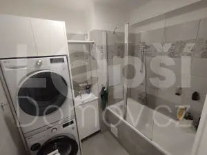 Prodej bytu 2+kk, Praha - Karlín, U Sluncové, 50 m2