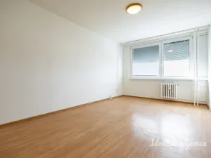 Pronájem bytu 2+kk, Praha, Lessnerova, 43 m2