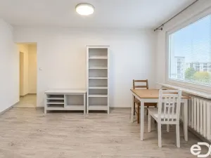 Pronájem bytu 2+kk, Praha, Točitá, 41 m2