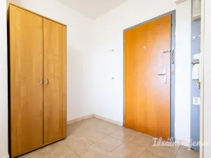 Pronájem bytu 1+kk, Praha, Lešenská, 26 m2