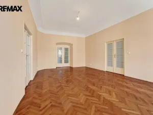 Pronájem bytu 3+1, Praha - Staré Město, Staroměstské náměstí, 130 m2