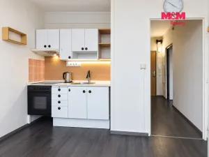 Pronájem bytu 1+1, Hradec Králové - Třebeš, třída Edvarda Beneše, 42 m2