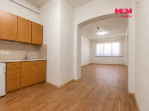 Pronájem obchodního prostoru, Votice, Komenského nám., 120 m2