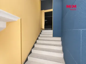Pronájem obchodního prostoru, Jesenice, Budějovická, 237 m2