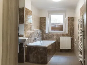 Prodej bytu 2+1, Pardubice - Zelené Předměstí, Češkova, 64 m2