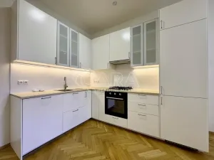 Pronájem bytu 2+kk, Praha - Bubeneč, náměstí Interbrigády, 41 m2