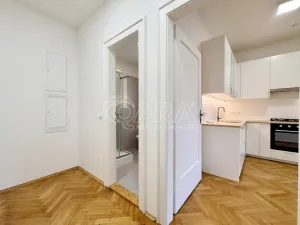 Pronájem bytu 2+kk, Praha - Bubeneč, náměstí Interbrigády, 41 m2