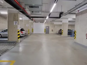 Prodej garážového stání, Praha, V jehličí, 12 m2