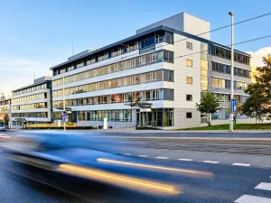 Pronájem kanceláře, Praha - Dejvice, Evropská, 325 m2