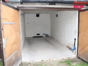 Prodej garáže, Praha, Novobohdalecká, 18 m2