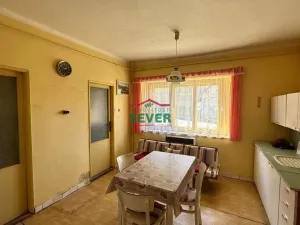 Prodej rodinného domu, Křesín - Levousy, 241 m2