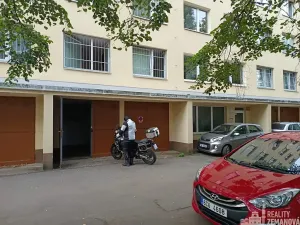 Pronájem garáže, Praha - Strašnice, Pod strání, 18 m2
