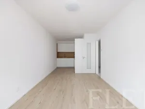 Pronájem bytu 2+kk, Praha - Karlín, Křižíkova, 49 m2