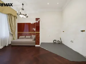 Prodej bytu 2+1, Karlovy Vary, nábřeží Jana Palacha, 65 m2