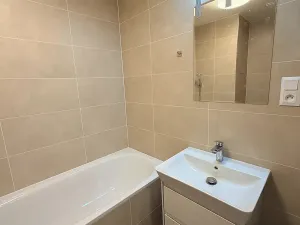 Pronájem bytu 3+kk, Praha - Řeporyje, Haenkeho, 65 m2