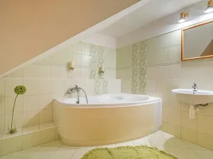 Dražba ubytování, Všechovice, 2500 m2