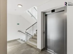 Pronájem bytu 1+kk, Praha - Třebonice, Do zahrádek I, 28 m2