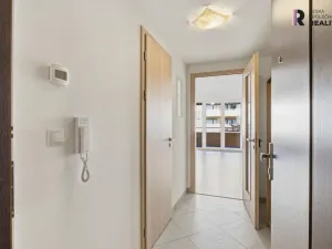 Pronájem bytu 1+kk, Praha - Třebonice, Do zahrádek I, 29 m2