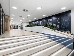 Pronájem obchodního prostoru, Praha - Karlín, Sokolovská, 179 m2