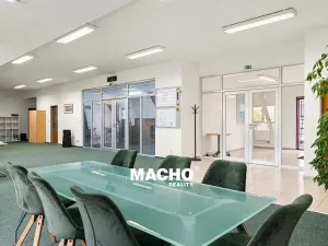 Pronájem kanceláře, Králův Dvůr, Tovární, 370 m2