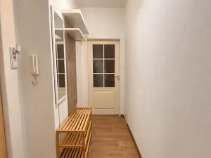 Pronájem bytu 2+kk, Karlovy Vary, Vrchlického, 55 m2