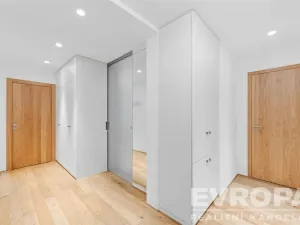 Pronájem bytu 4+kk, Praha - Strašnice, Pod strašnickou vinicí, 113 m2