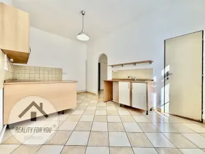 Prodej bytu 2+1, Praha - Libeň, náměstí Dr. Václava Holého, 80 m2