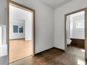 Prodej bytu 2+kk, Milovice, Topolová, 45 m2