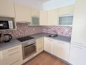 Pronájem bytu 2+kk, Praha - Vysočany, Poděbradská, 50 m2