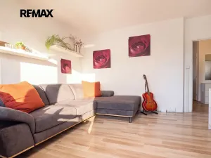Prodej bytu 3+1, Praha - Řepy, Laudova, 74 m2