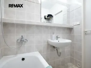 Prodej bytu 3+1, Praha - Řepy, Laudova, 74 m2