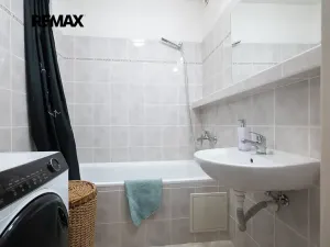 Prodej bytu 3+1, Praha - Řepy, Laudova, 74 m2