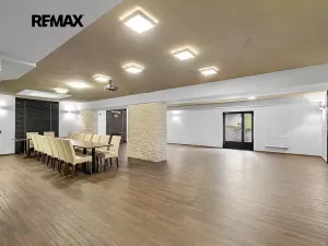Prodej obchodního prostoru, Plzeň, Částkova, 388 m2