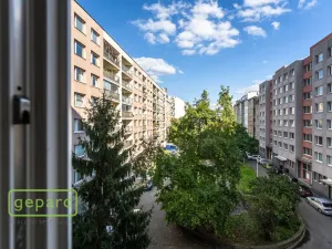 Pronájem bytu 2+kk, Praha, Osadní, 46 m2