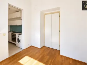 Pronájem bytu 2+kk, Praha - Vinohrady, Jana Masaryka, 37 m2